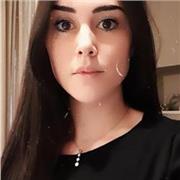laureata in giurisprudenza impartisce lezioni private prevalentemente di diritto ma anche in altre materie umanistiche. Il riferimento è per scuole di diverso grado